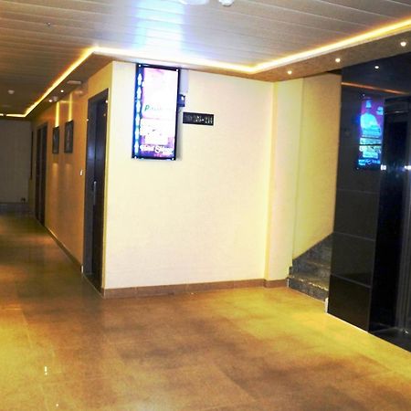 Hotel Shivoy Grand Varanasi Exterior photo