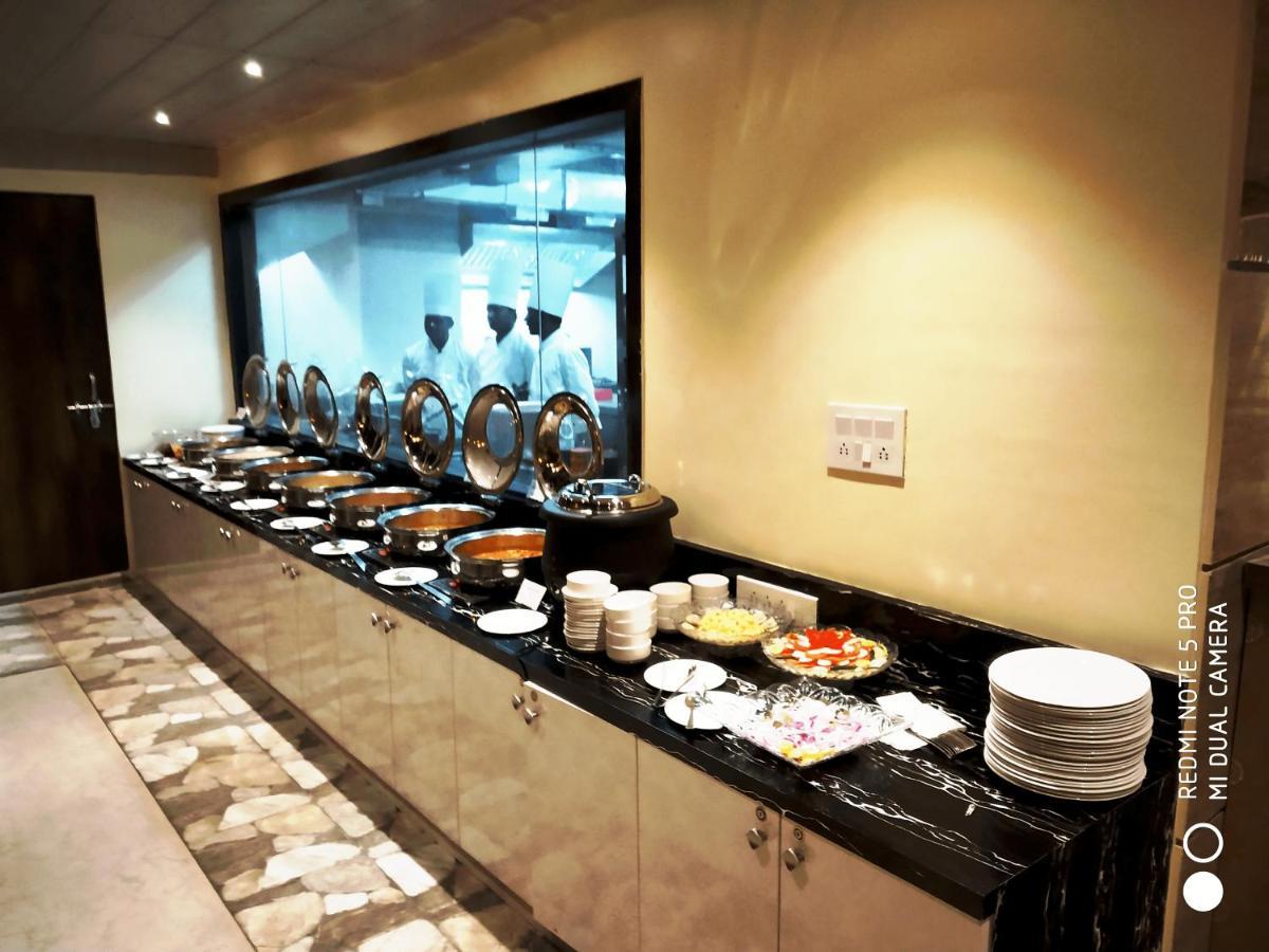 Hotel Shivoy Grand Varanasi Exterior photo