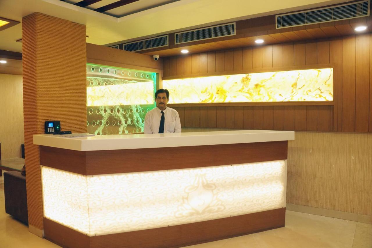 Hotel Shivoy Grand Varanasi Exterior photo