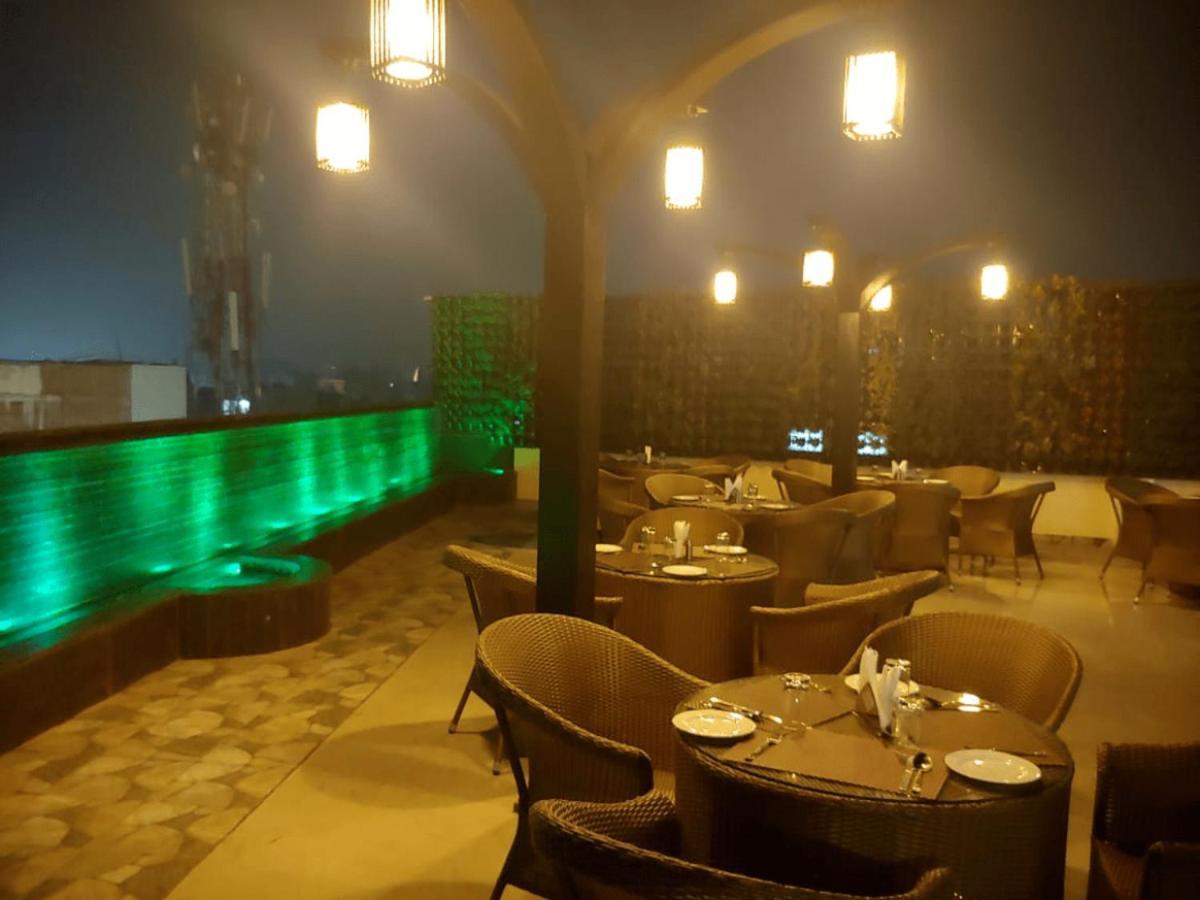 Hotel Shivoy Grand Varanasi Exterior photo
