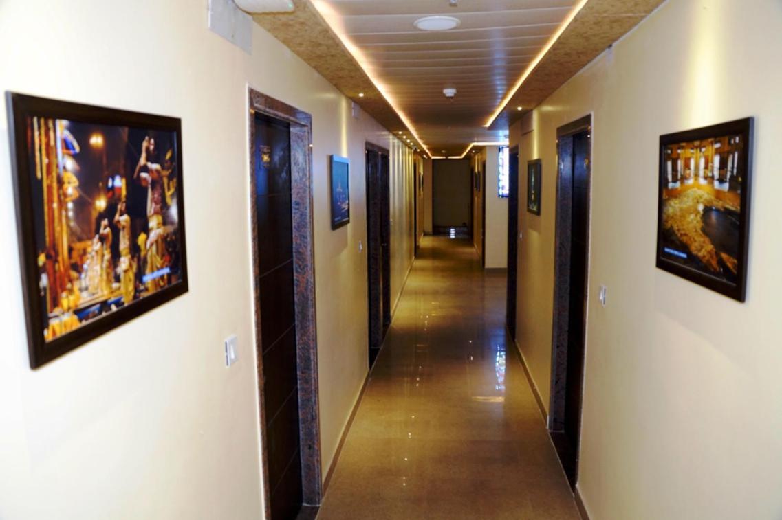 Hotel Shivoy Grand Varanasi Exterior photo