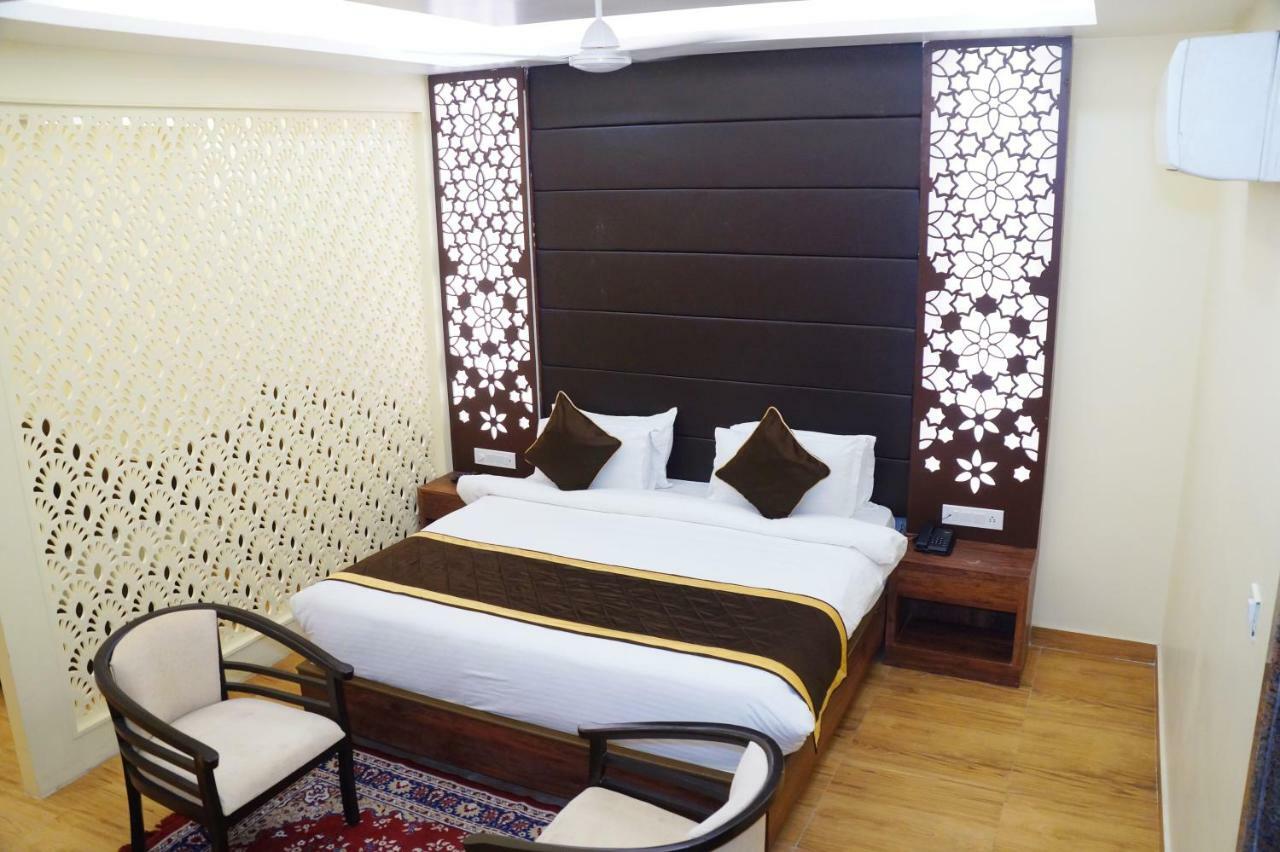 Hotel Shivoy Grand Varanasi Exterior photo