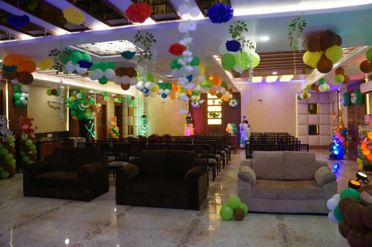 Hotel Shivoy Grand Varanasi Exterior photo